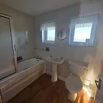 Lovely 3 Bedroom House 5 Minutes M6 Or Lejlighed *