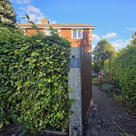 Lovely 3 Bedroom House 5 Minutes M6 Or 卡莱尔