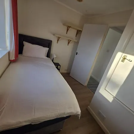 Apartment Lovely 3 Bedroom House 5 Minutes M6 Or *