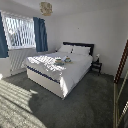 Lovely 3 Bedroom House 5 Minutes M6 Or