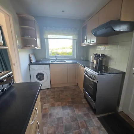 Lovely 3 Bedroom House 5 Minutes M6 Or Appartement