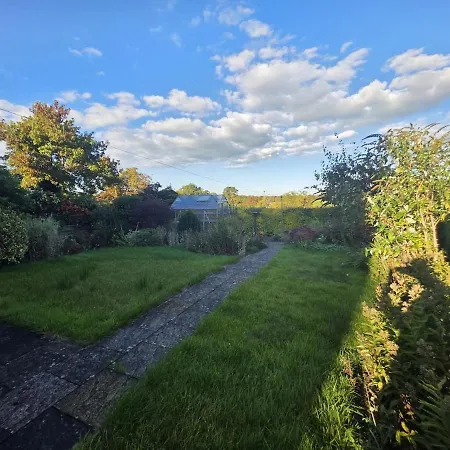 Lovely 3 Bedroom House 5 Minutes M6 Or 公寓