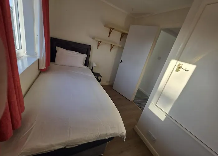 公寓 Lovely 3 Bedroom House 5 Minutes M6 Or *