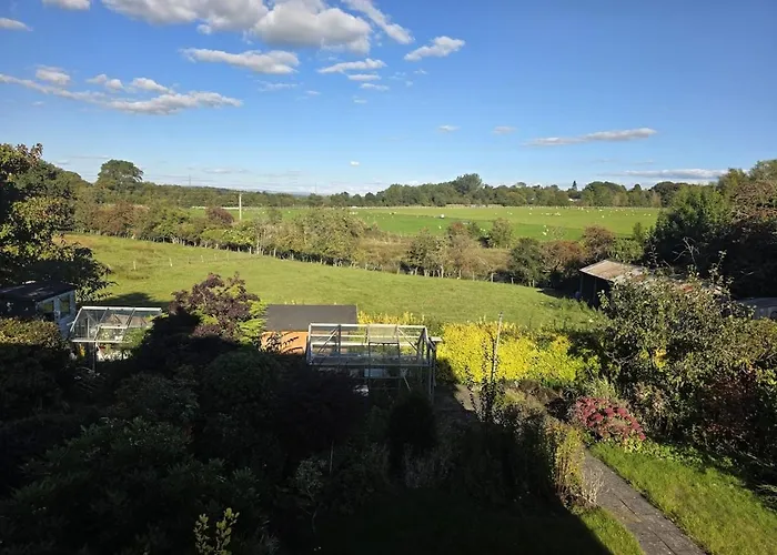 公寓 Lovely 3 Bedroom House 5 Minutes M6 Or *