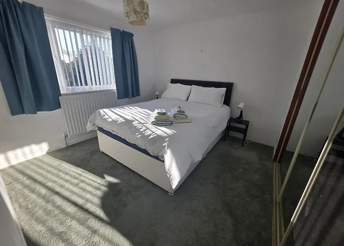 Lovely 3 Bedroom House 5 Minutes M6 Or