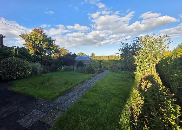 Lovely 3 Bedroom House 5 Minutes M6 Or 公寓